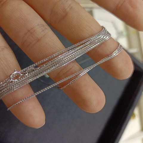 Silver Chopin Chain (White Tone), Jewelry & Accessories from Taizhou, China - Lanmao Jewelry — Taizhou Huihuan International Trading Co., Ltd.