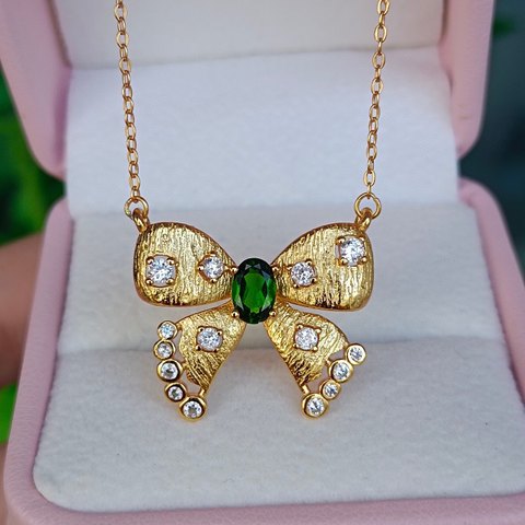 Diopside Bow Necklace, Jewelry & Accessories from Taizhou, China - Lanmao Jewelry — Taizhou Huihuan International Trading Co., Ltd.