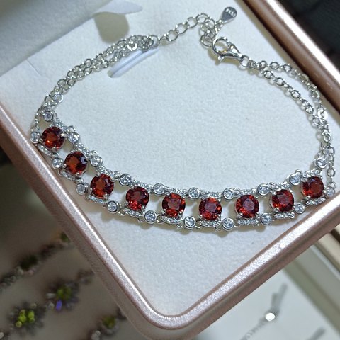 Garnet Bracelet, Jewelry & Accessories from Taizhou, China - Lanmao Jewelry — Taizhou Huihuan International Trading Co., Ltd.