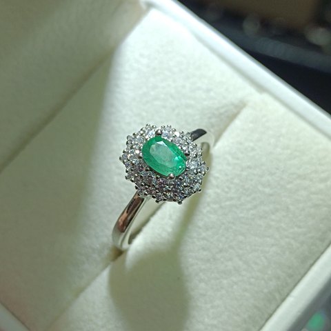 Emerald Ring, Jewelry & Accessories from Taizhou, China - Lanmao Jewelry — Taizhou Huihuan International Trading Co., Ltd.