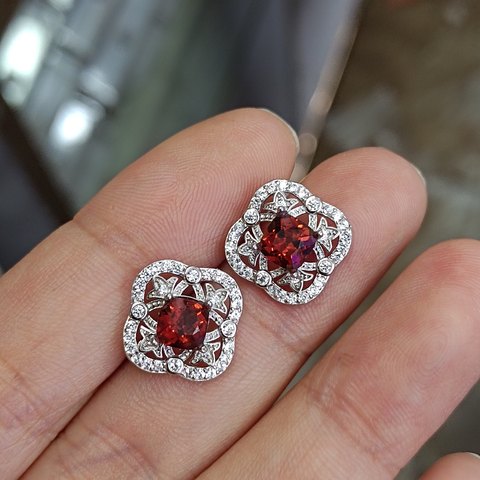 Garnet Earrings, Jewelry & Accessories from Taizhou, China - Lanmao Jewelry — Taizhou Huihuan International Trading Co., Ltd.