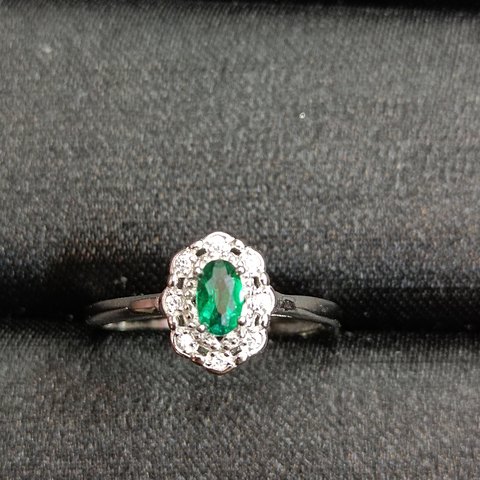 Lab-Grown Emerald Ring, Jewelry & Accessories from Taizhou, China - Lanmao Jewelry — Taizhou Huihuan International Trading Co., Ltd.