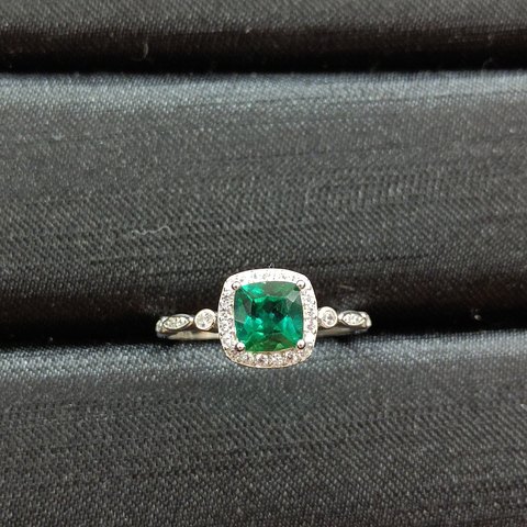Lab-Grown Emerald Ring, Jewelry & Accessories from Taizhou, China - Lanmao Jewelry — Taizhou Huihuan International Trading Co., Ltd.