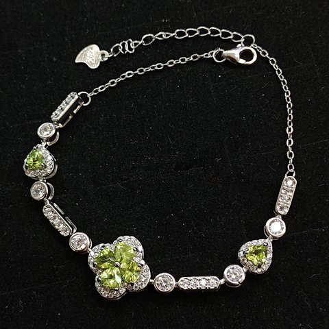 Peridot Four-Leaf Clover Bracelet, Jewelry & Accessories from Taizhou, China - Lanmao Jewelry — Taizhou Huihuan International Trading Co., Ltd.