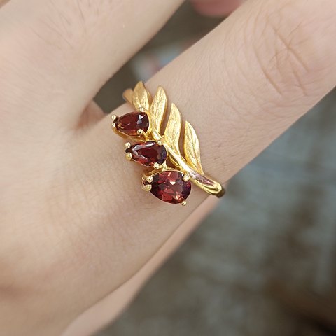 Garnet Ring, Jewelry & Accessories from Taizhou, China - Lanmao Jewelry — Taizhou Huihuan International Trading Co., Ltd.
