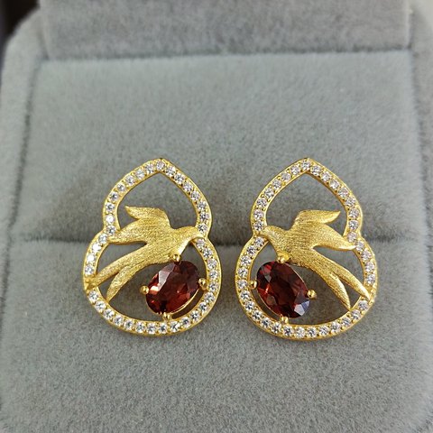 Garnet Gourd Earrings, Jewelry & Accessories from Taizhou, China - Lanmao Jewelry — Taizhou Huihuan International Trading Co., Ltd.