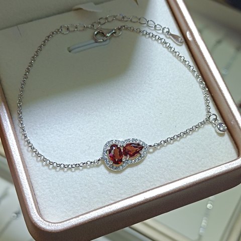 Garnet Gourd Bracelet, Jewelry & Accessories from Taizhou, China - Lanmao Jewelry — Taizhou Huihuan International Trading Co., Ltd.