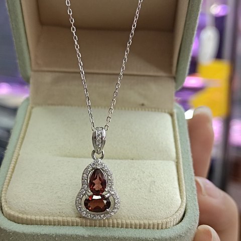 Garnet Gourd Pendant — Chain Not Included, Jewelry & Accessories from Taizhou, China - Lanmao Jewelry — Taizhou Huihuan International Trading Co., Ltd.