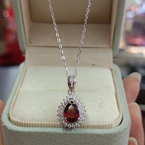 Garnet Drop Pendant — Chain Not Included, Jewelry & Accessories from Taizhou, China - Lanmao Jewelry — Taizhou Huihuan International Trading Co., Ltd.