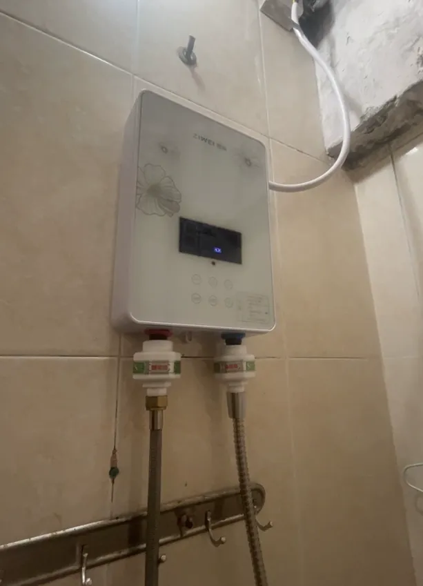 Instant Electric Water Heater – Household Constant Temperature Mini Shower, Fast Direct Heating, Tankless for Bathroom, Water Heaters from Taizhou, China - TaiZhou Huihuan International Trading Co., Ltd. - view 4