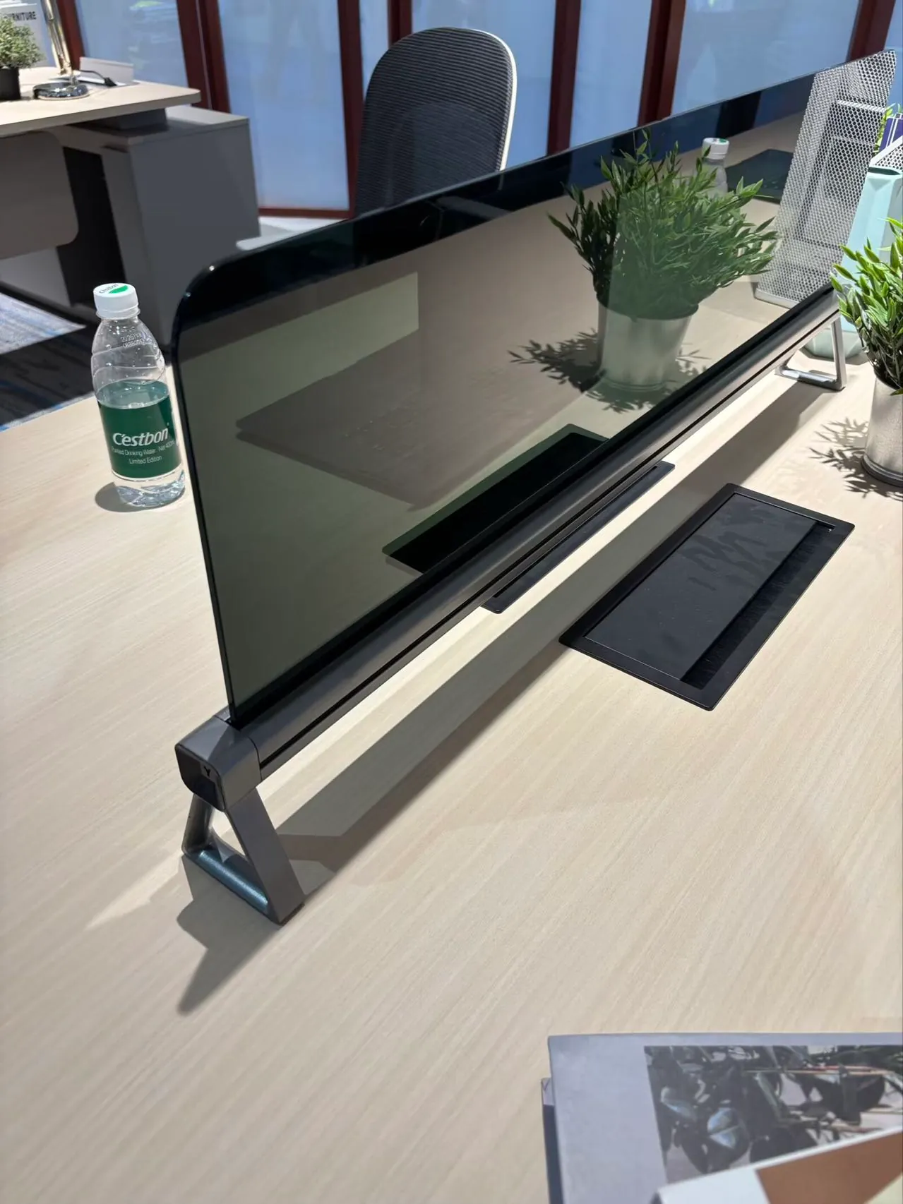 Modern Smart Desk Privacy Screen | Office Desk Partition with Power Outlet & Plant Holder, Desk & Workspace Dividers from Taizhou, China - TaiZhou Huihuan International Trading Co., Ltd. - view 3